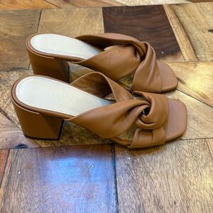 Everlane The Day Twist Heel Sandals sz 7 Desert Tan Slip-on Leather Block Heel